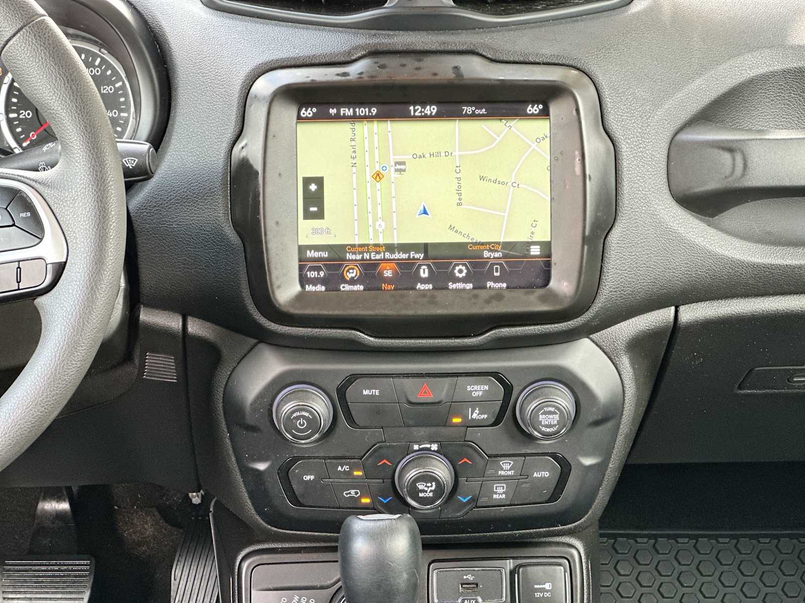 Thumbnail: 2023 Jeep Renegade - 26