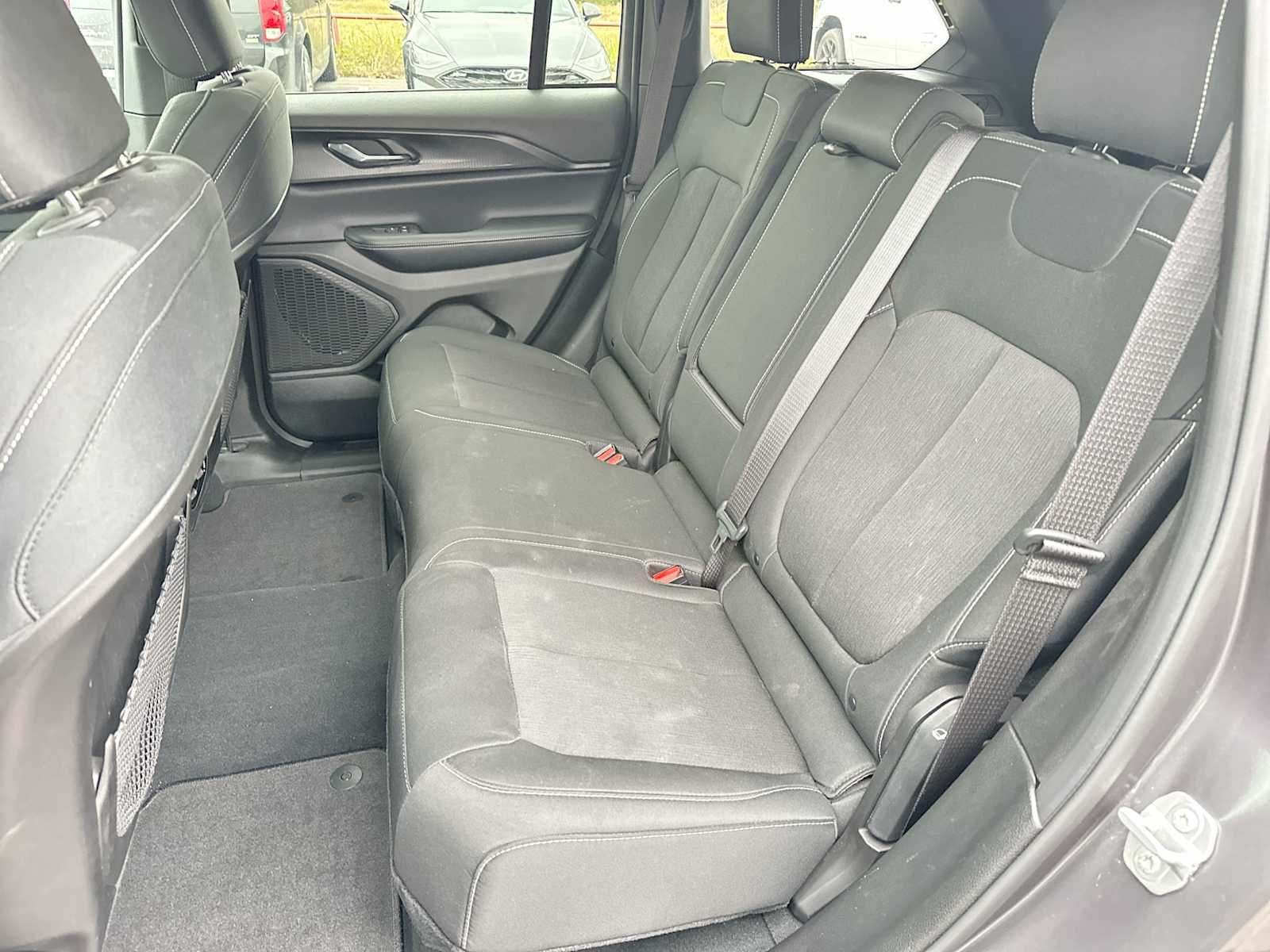 Thumbnail: 2024 Jeep Grand Cherokee - 23