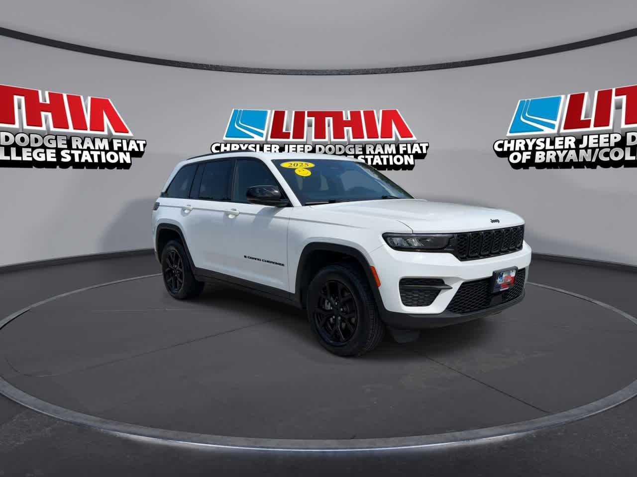 Thumbnail: 2025 Jeep Grand Cherokee - 2