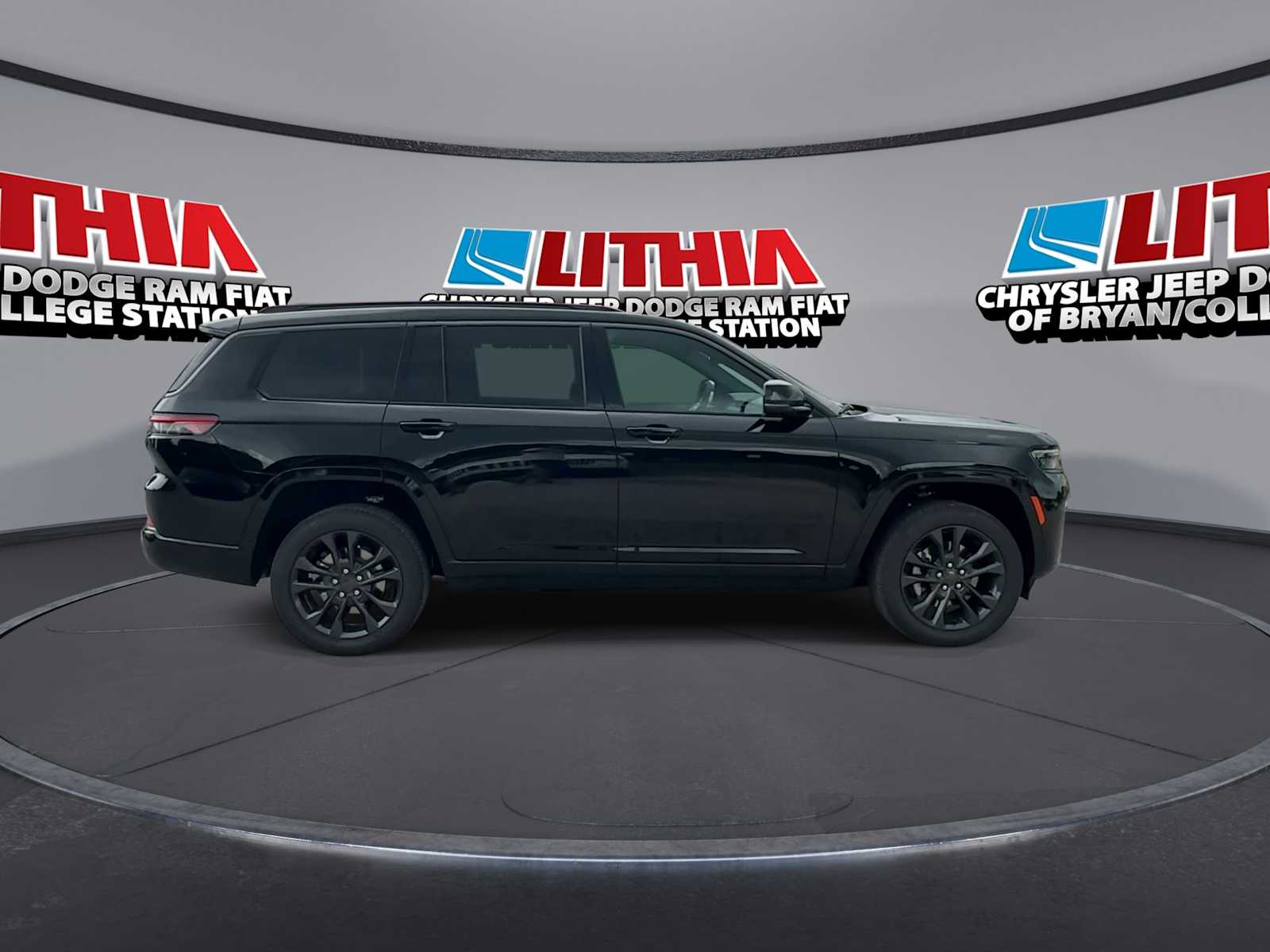Thumbnail: 2026 Jeep Grand Cherokee - 9