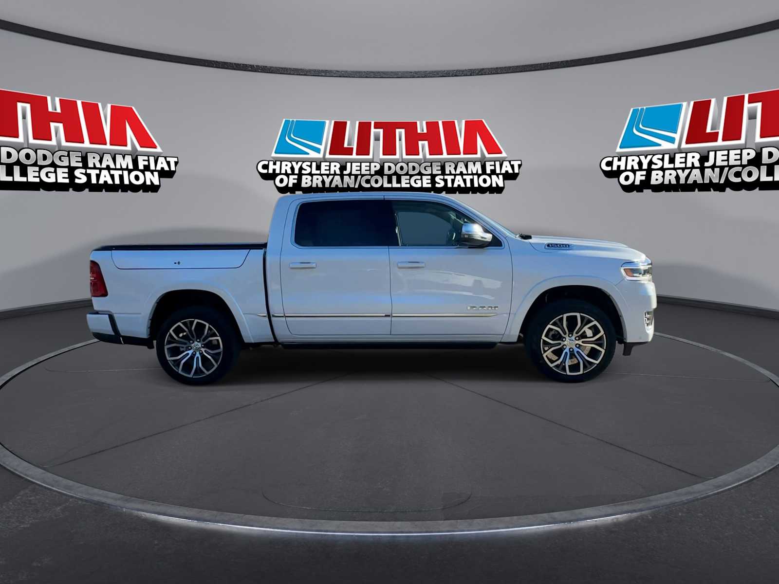 Thumbnail: 2026 RAM 1500 - 9