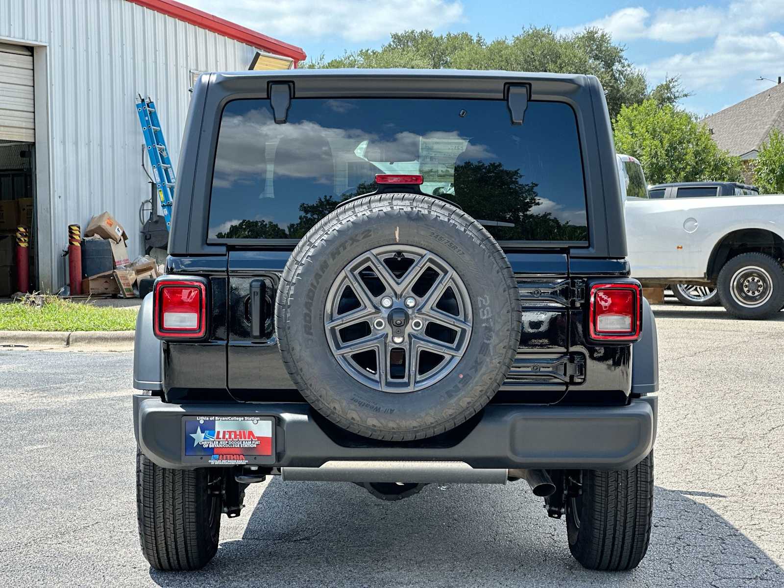 Thumbnail: 2025 Jeep Wrangler - 14