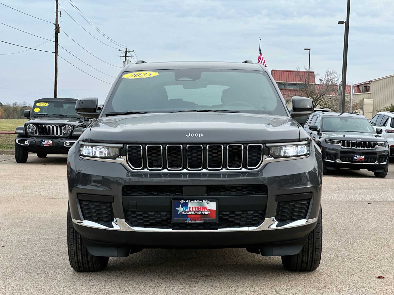 Thumbnail: 2025 Jeep Grand Cherokee - 10