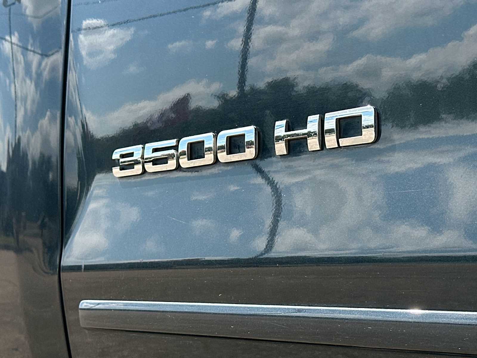 Thumbnail: 2019 Chevrolet Silverado 3500 - 15