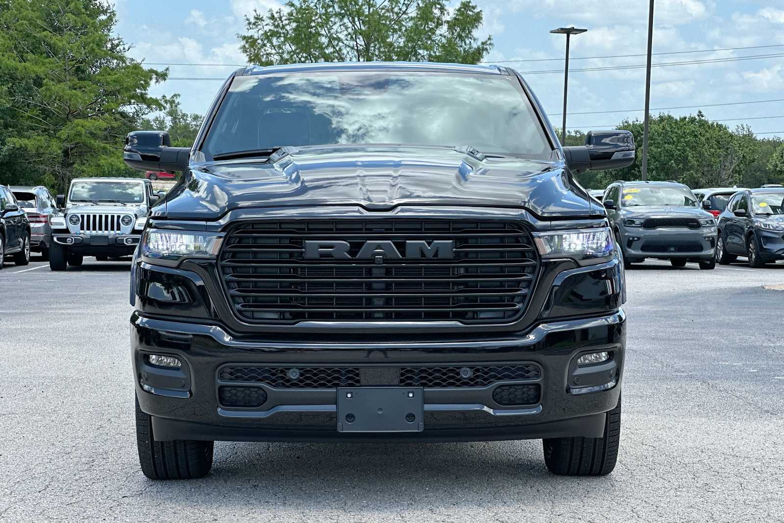 Thumbnail: 2025 RAM 1500 - 10