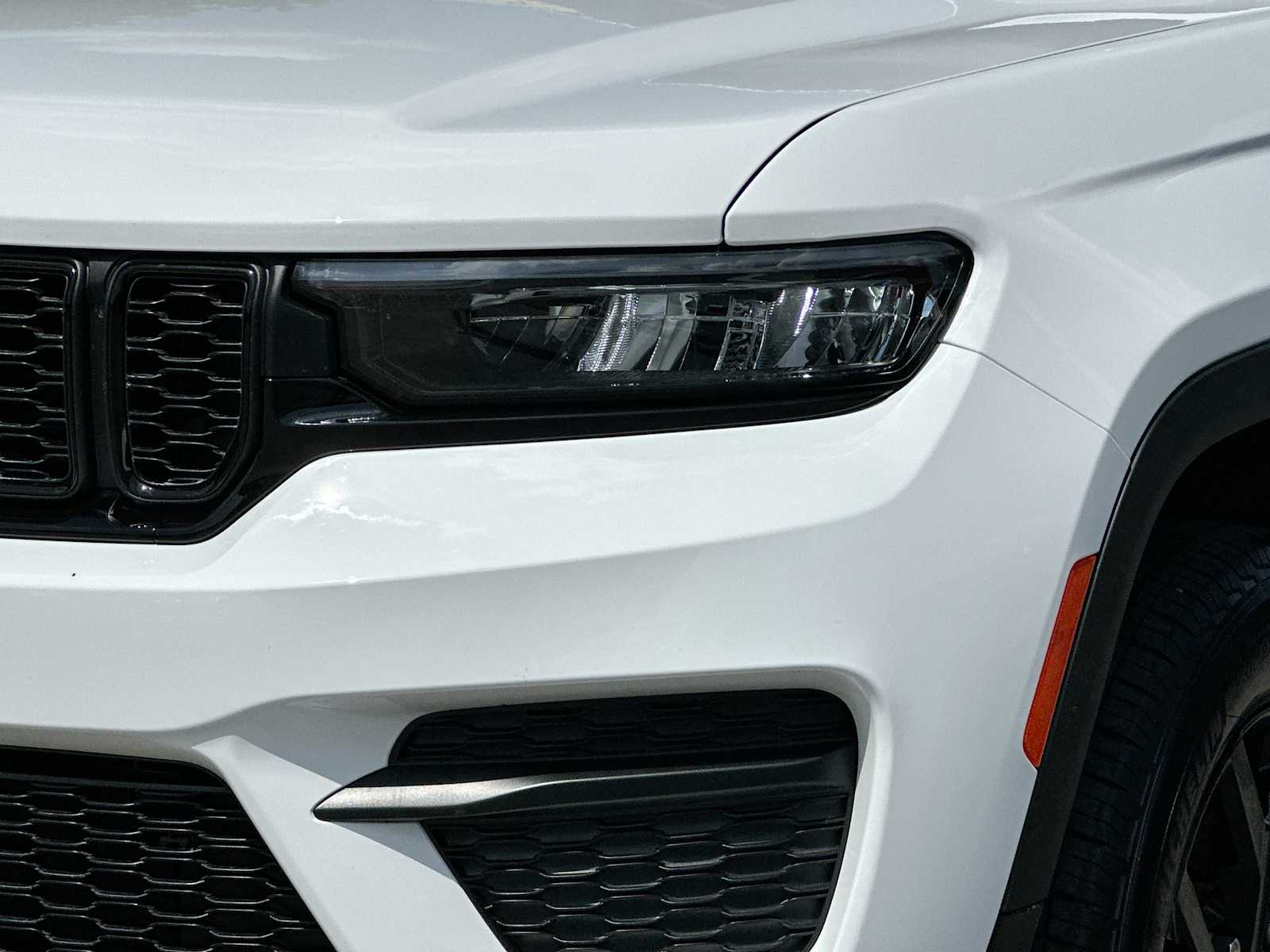 Thumbnail: 2025 Jeep Grand Cherokee - 16