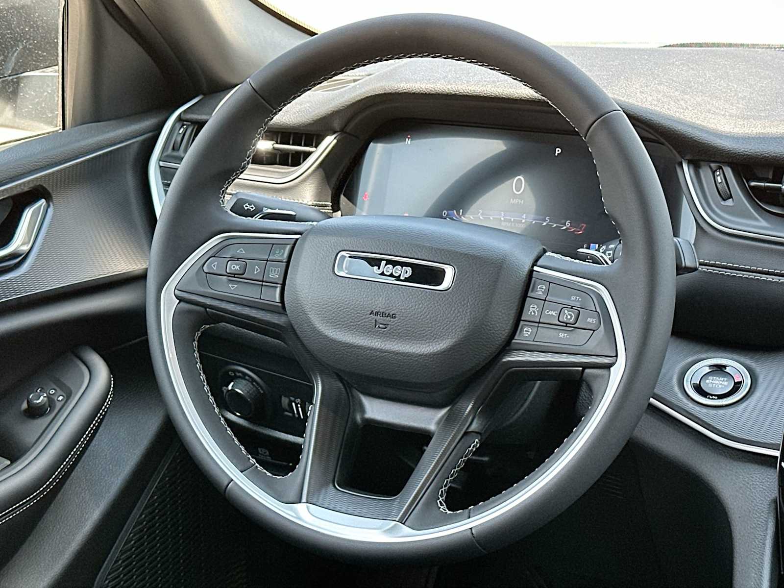 Thumbnail: 2025 Jeep Grand Cherokee - 27