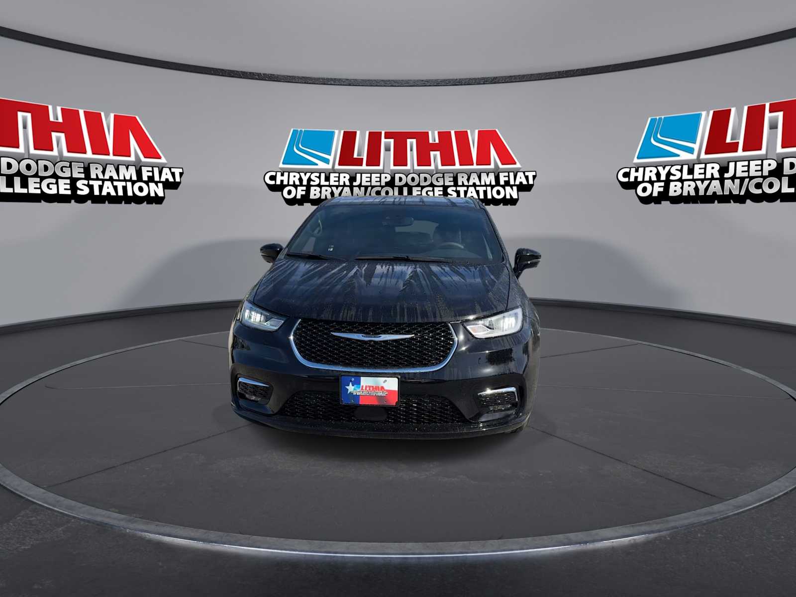 Thumbnail: 2025 Chrysler Pacifica - 3