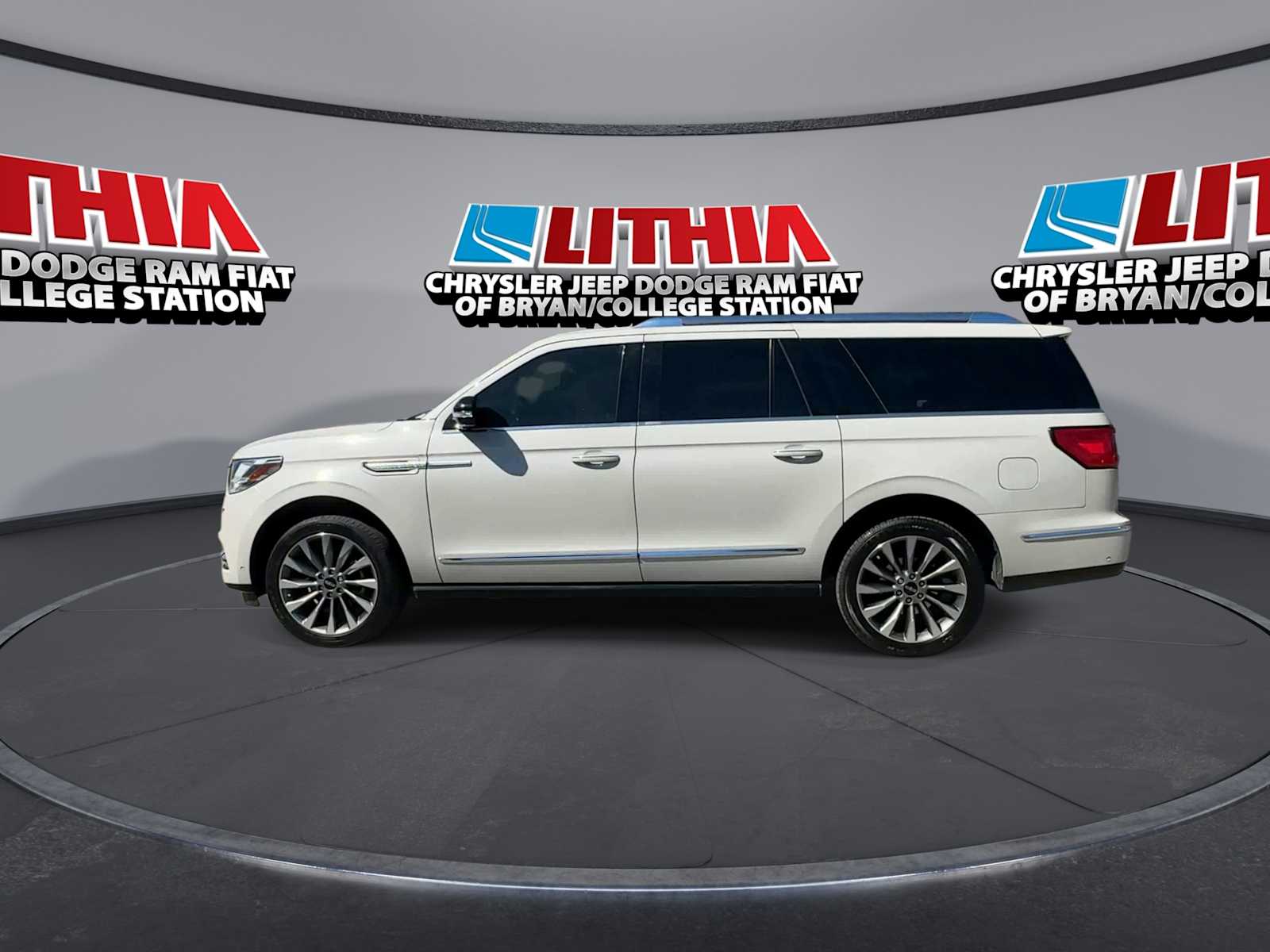 Thumbnail: 2020 Lincoln Navigator L - 5