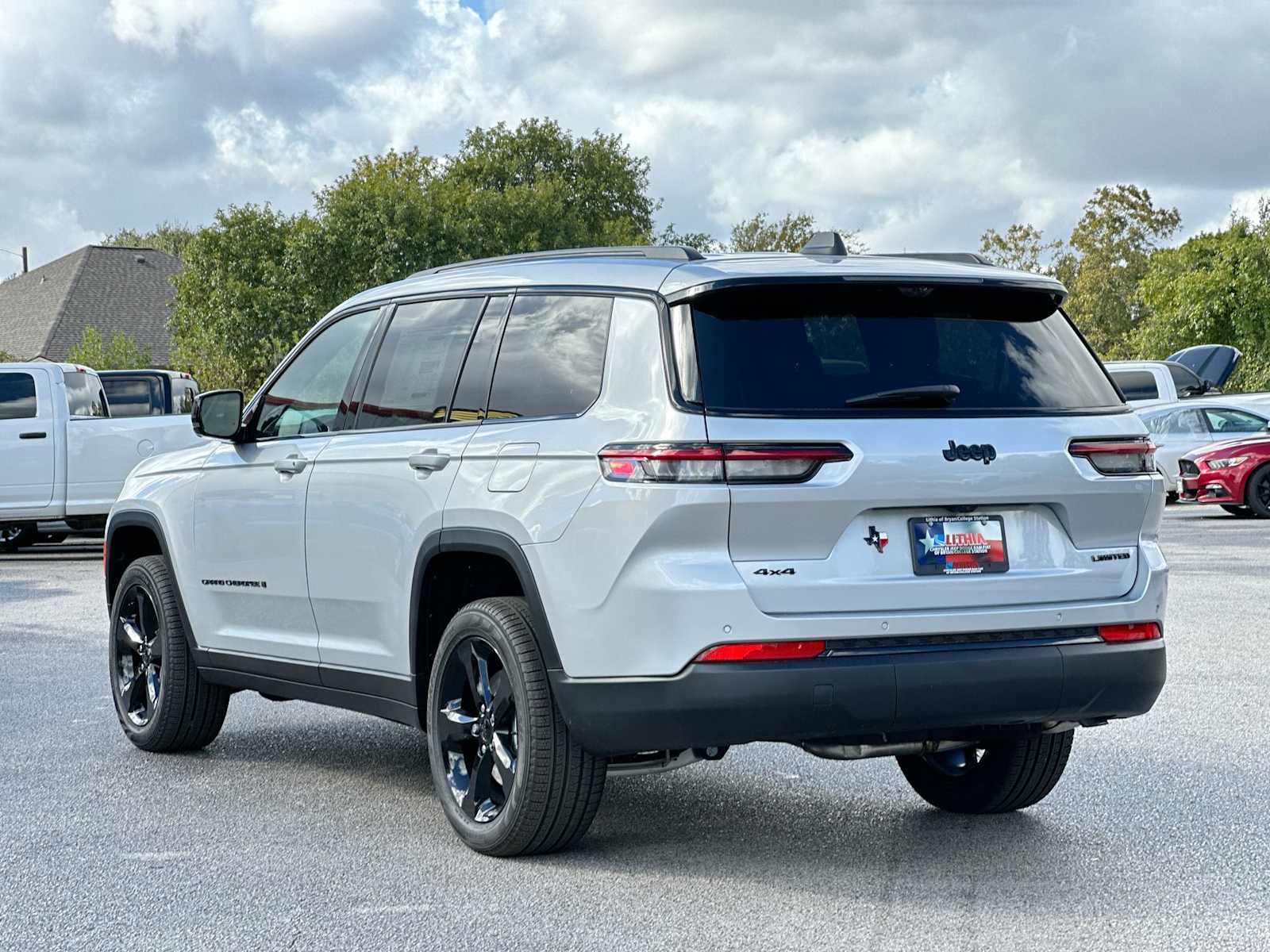 Thumbnail: 2025 Jeep Grand Cherokee - 13