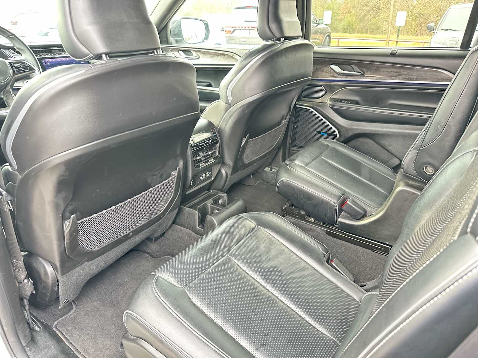 Thumbnail: 2021 Jeep Grand Cherokee L - 24