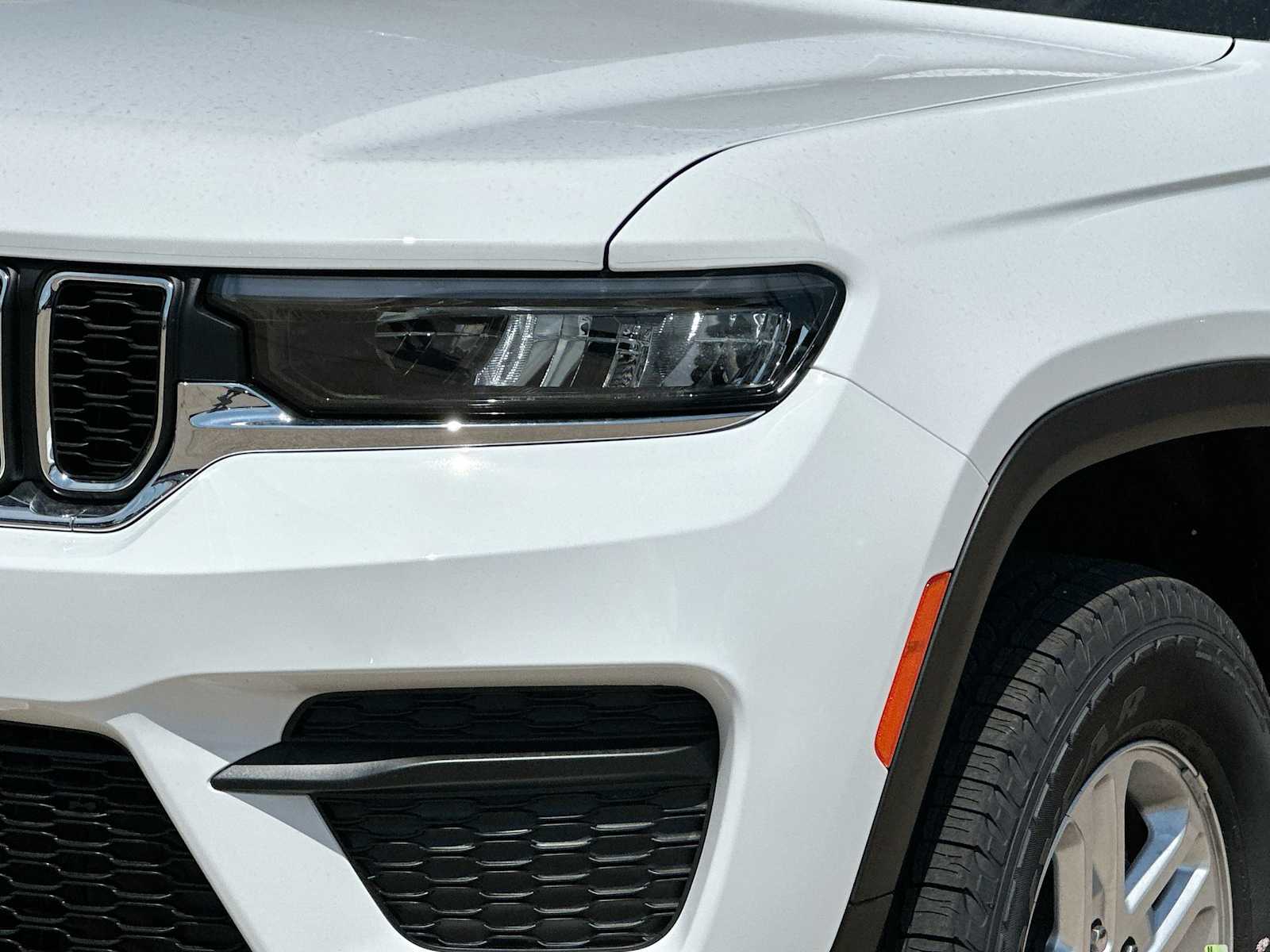 Thumbnail: 2025 Jeep Grand Cherokee - 16