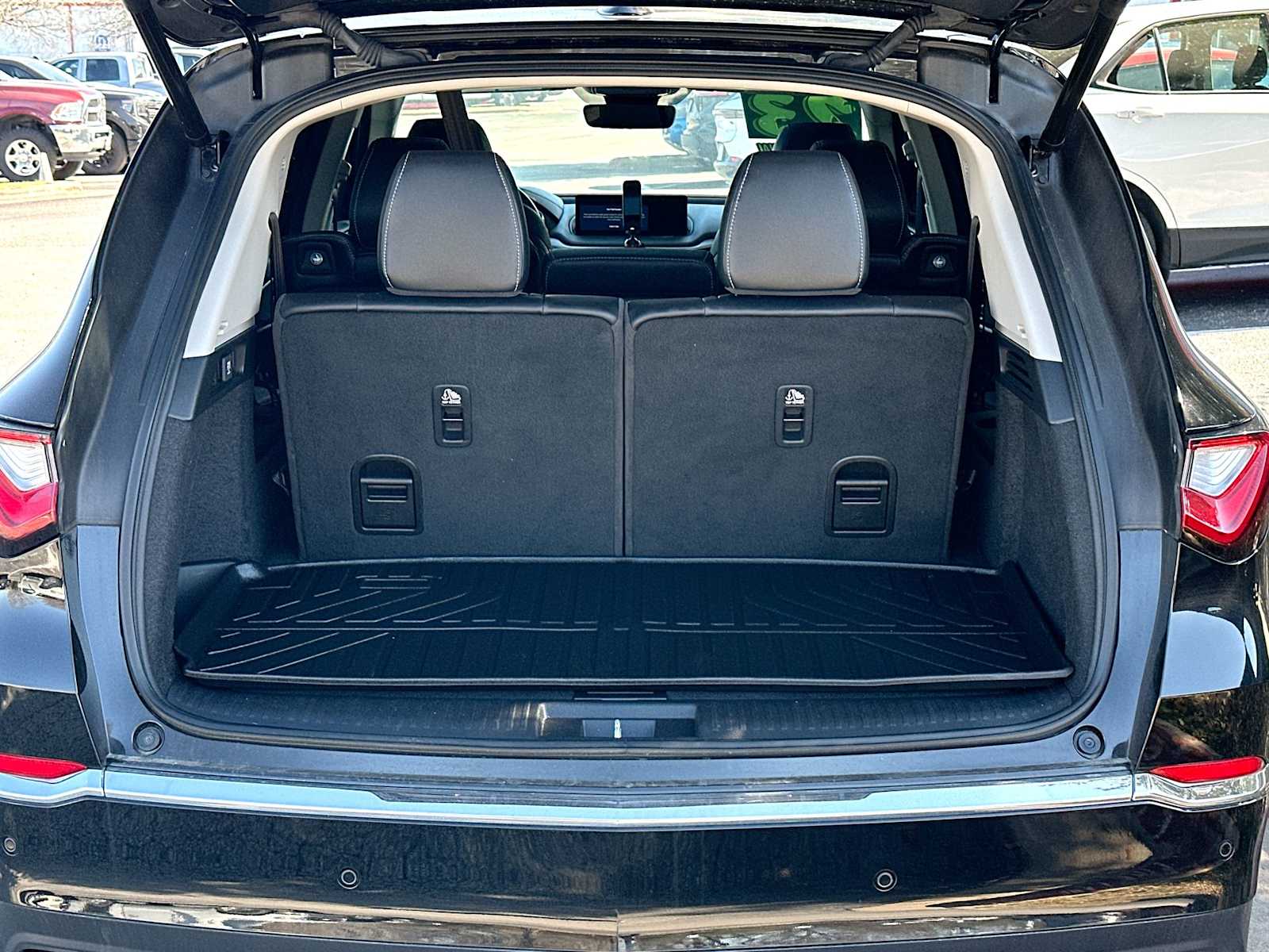 Thumbnail: 2023 Acura MDX - 28