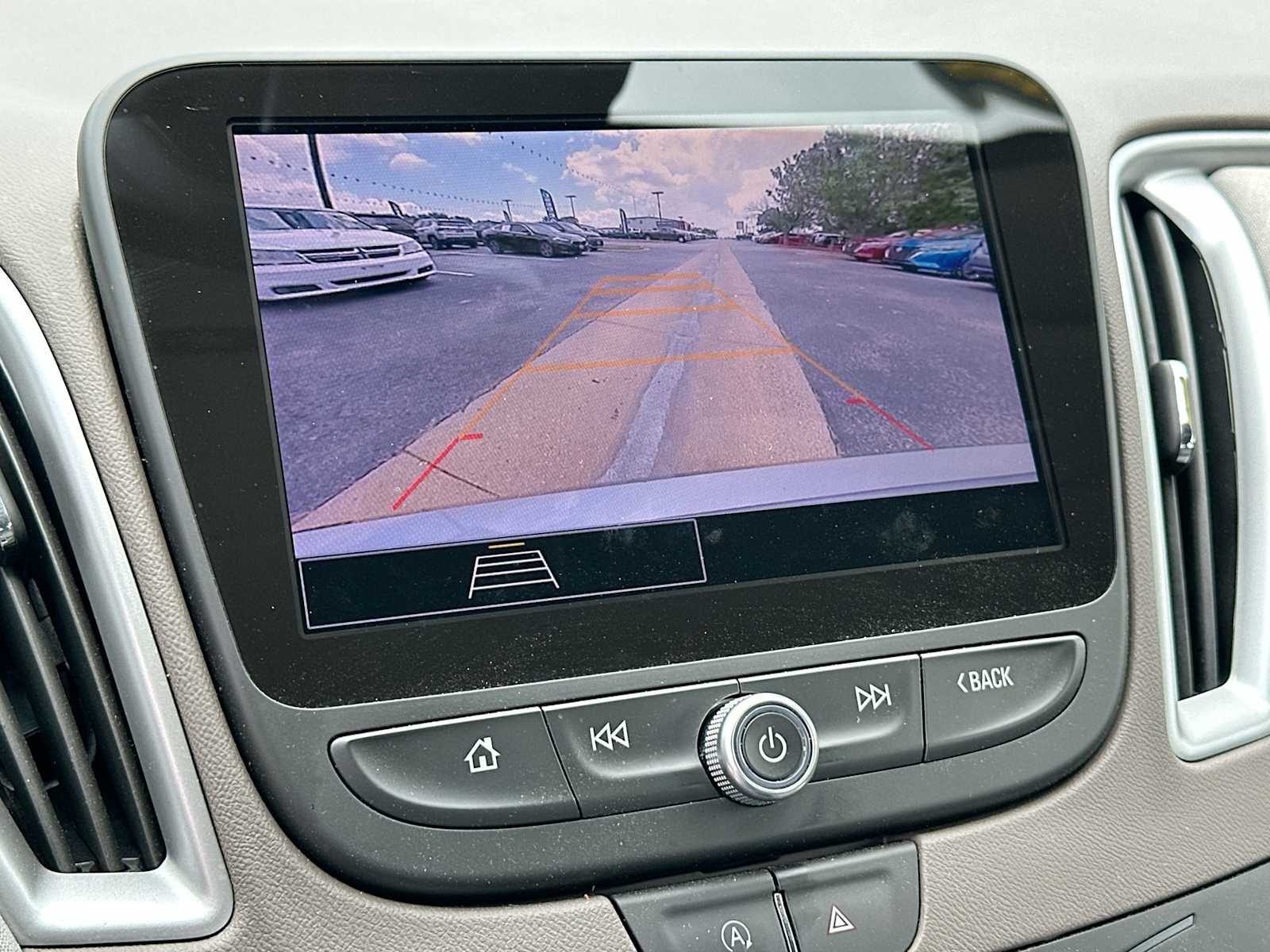Thumbnail: 2024 Chevrolet Malibu - 20