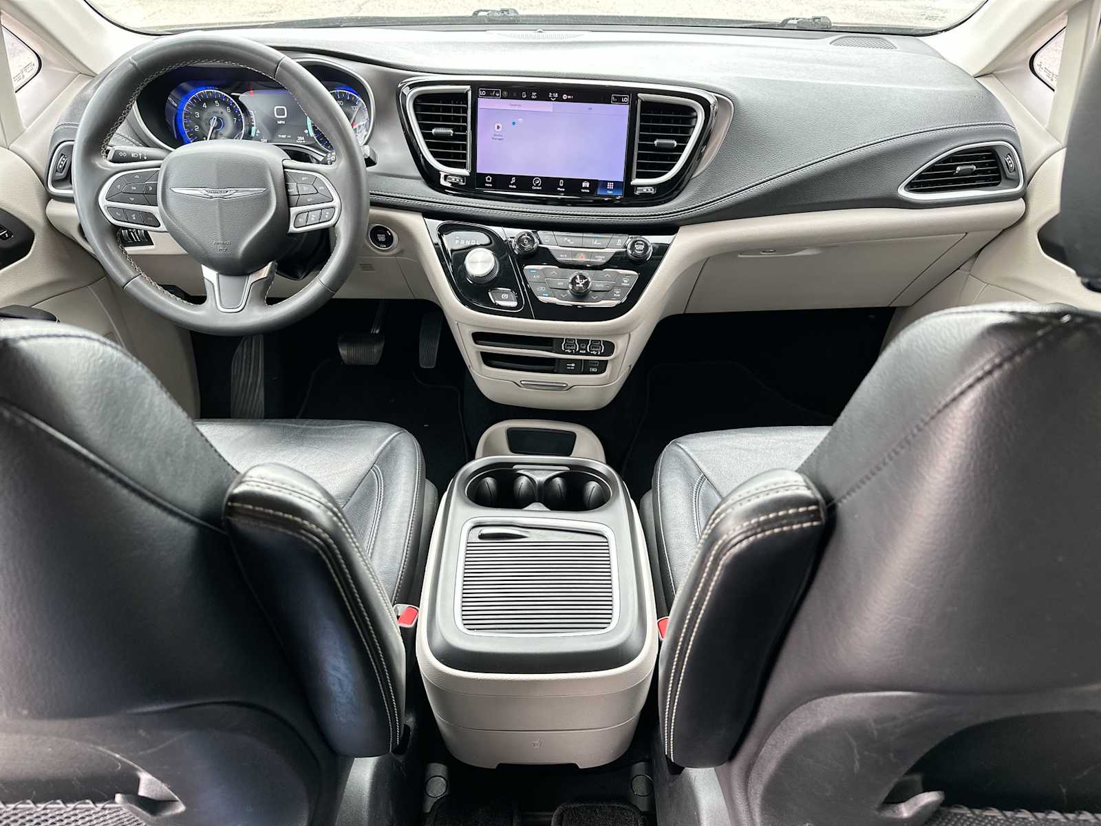 Thumbnail: 2022 Chrysler Pacifica - 25