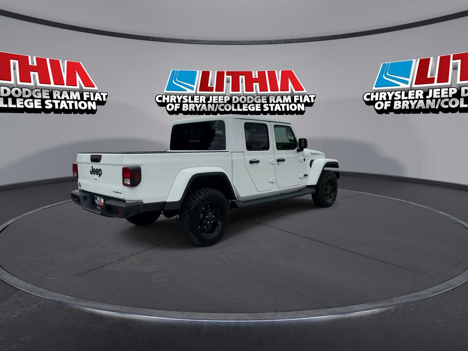 Thumbnail: 2026 Jeep Gladiator - 8