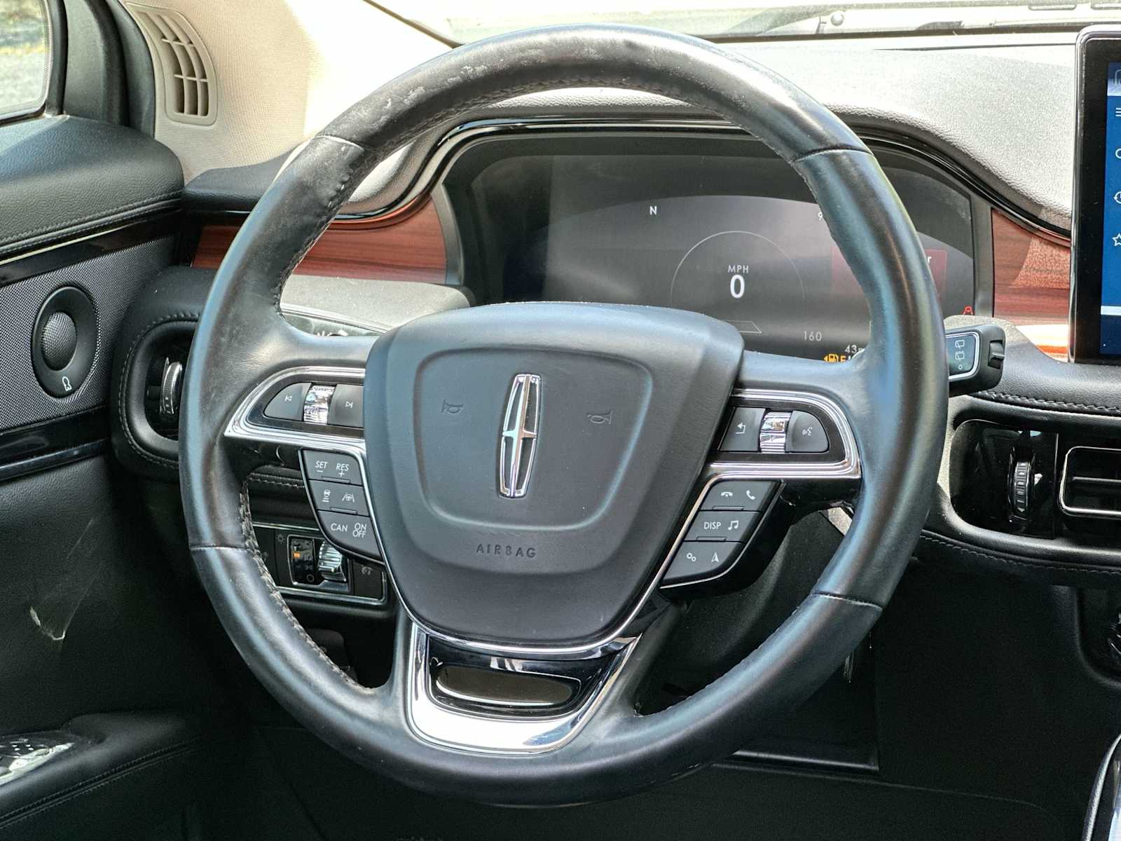 Thumbnail: 2022 Lincoln Nautilus - 27