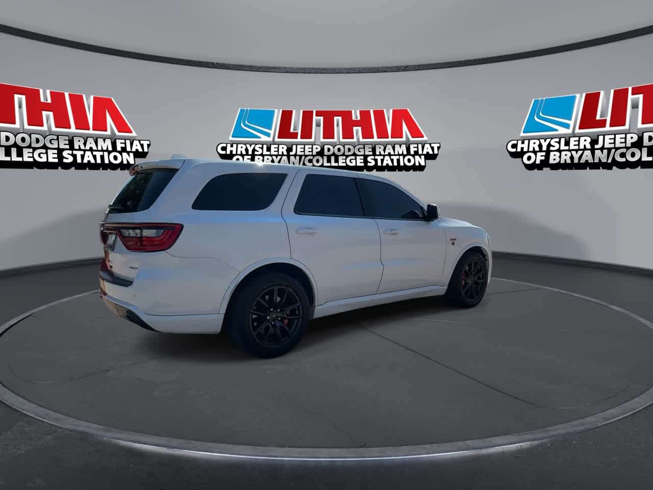 Thumbnail: 2018 Dodge Durango - 8