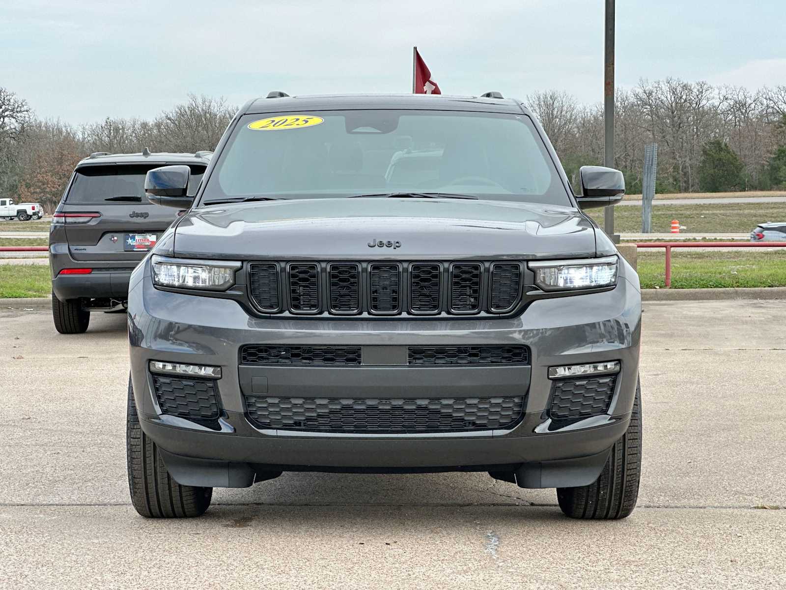 Thumbnail: 2025 Jeep Grand Cherokee - 10