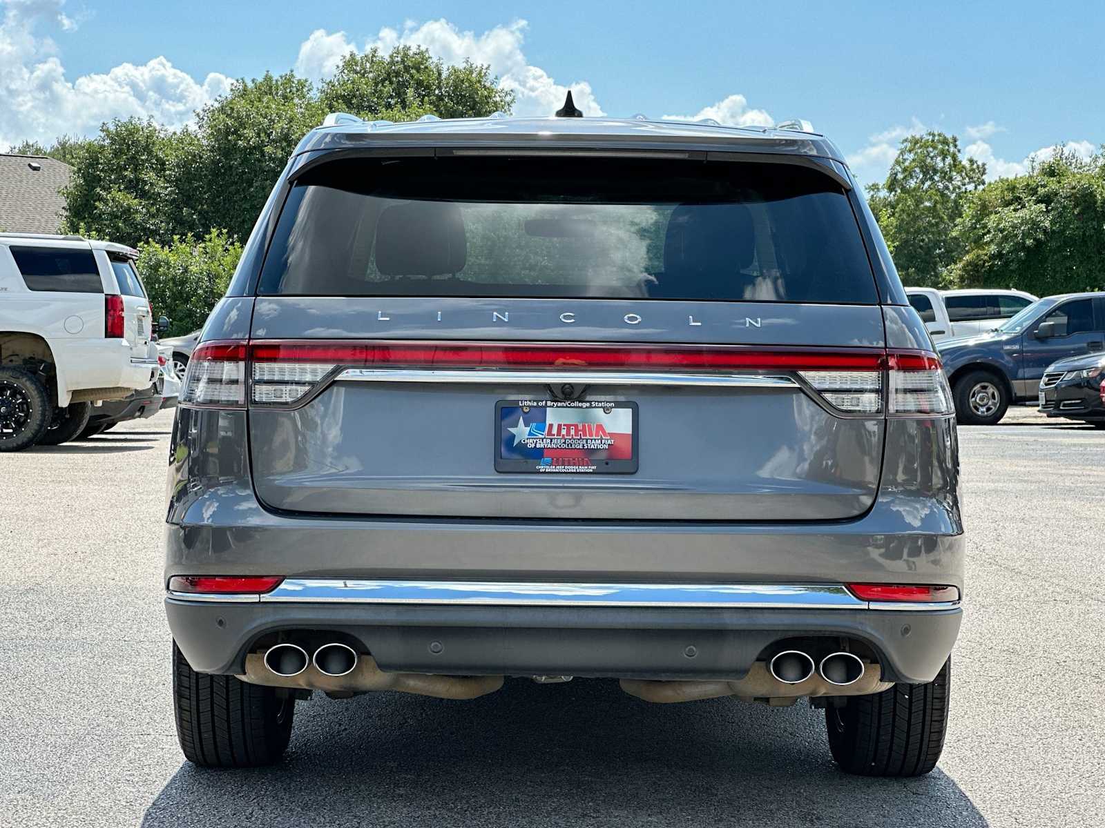 Thumbnail: 2021 Lincoln Aviator - 14