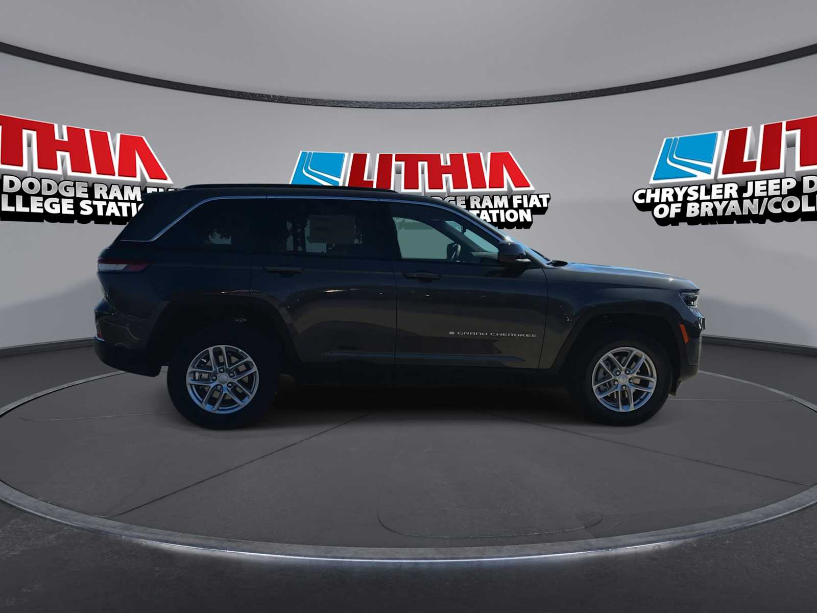 Thumbnail: 2025 Jeep Grand Cherokee - 9