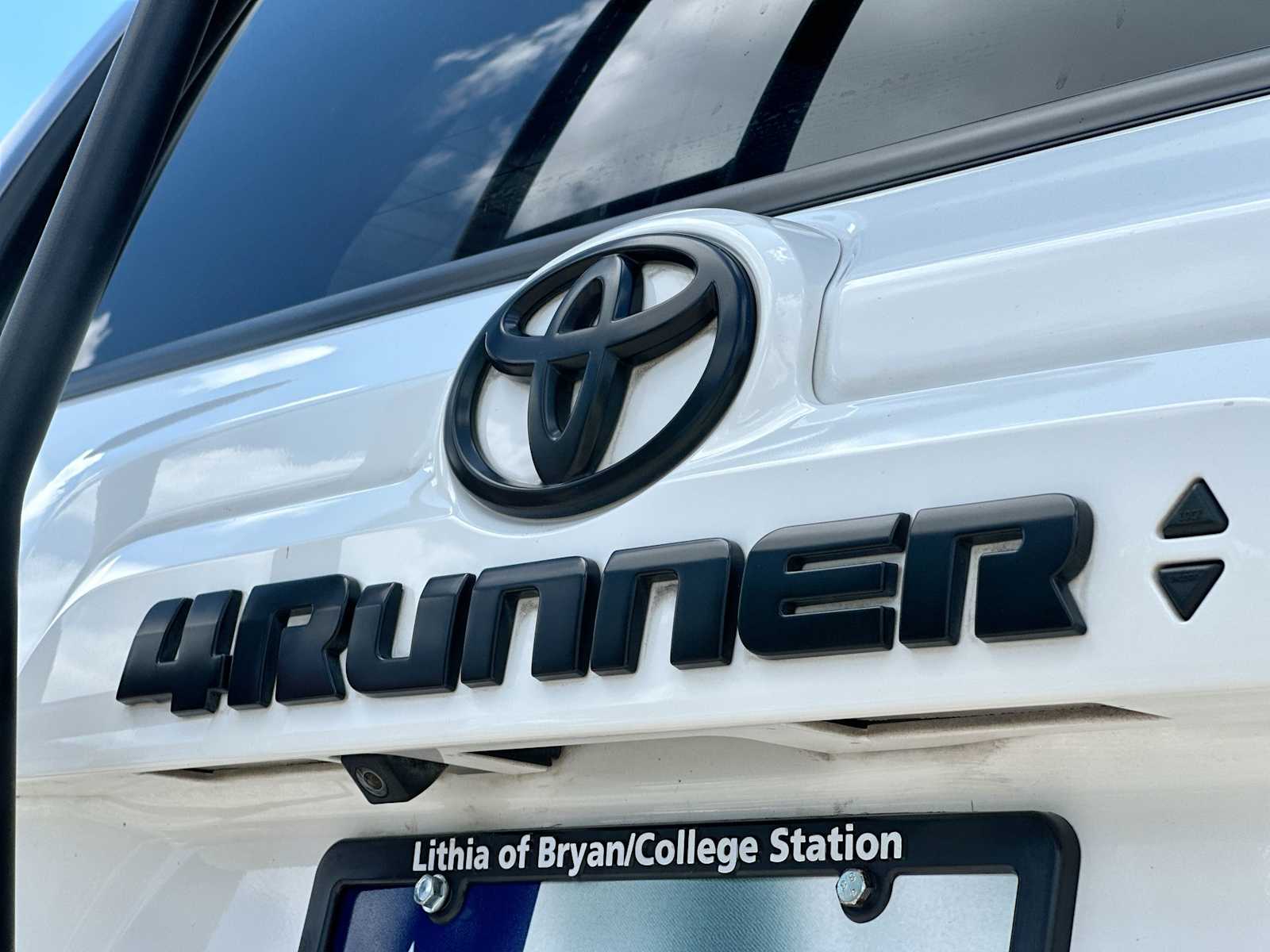Thumbnail: 2021 Toyota 4Runner - 15