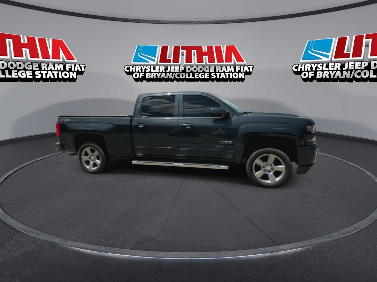 Thumbnail: 2018 Chevrolet Silverado 1500 - 4