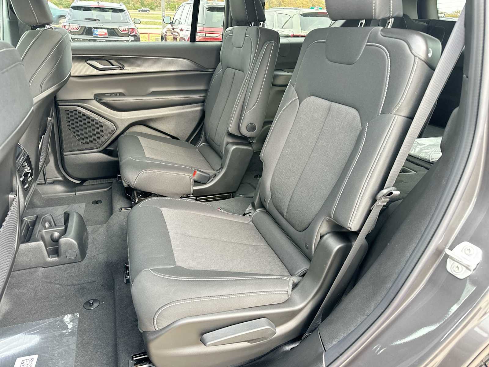 Thumbnail: 2025 Jeep Grand Cherokee - 23