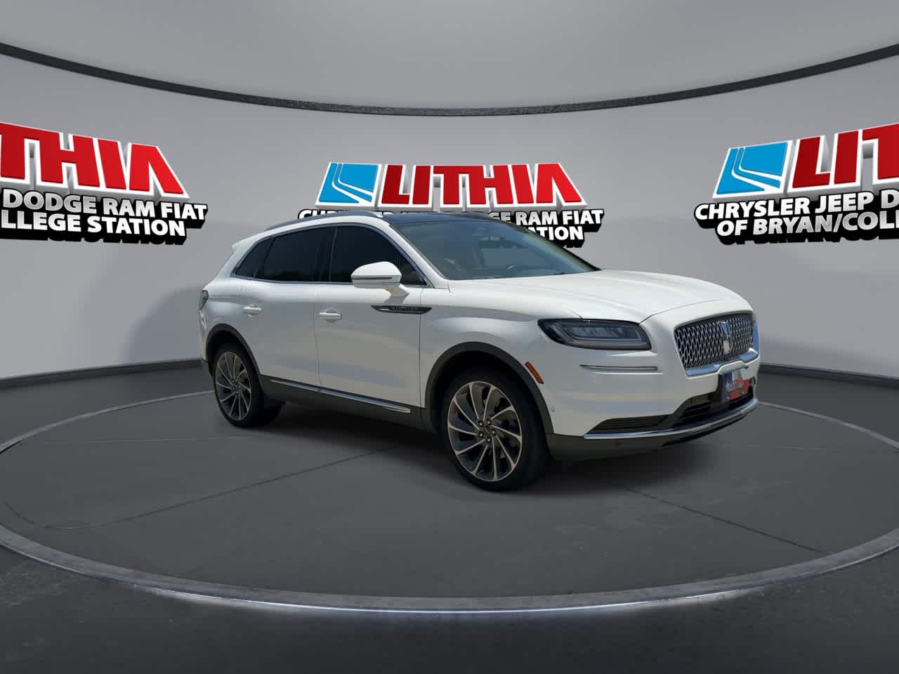 Thumbnail: 2022 Lincoln Nautilus - 2