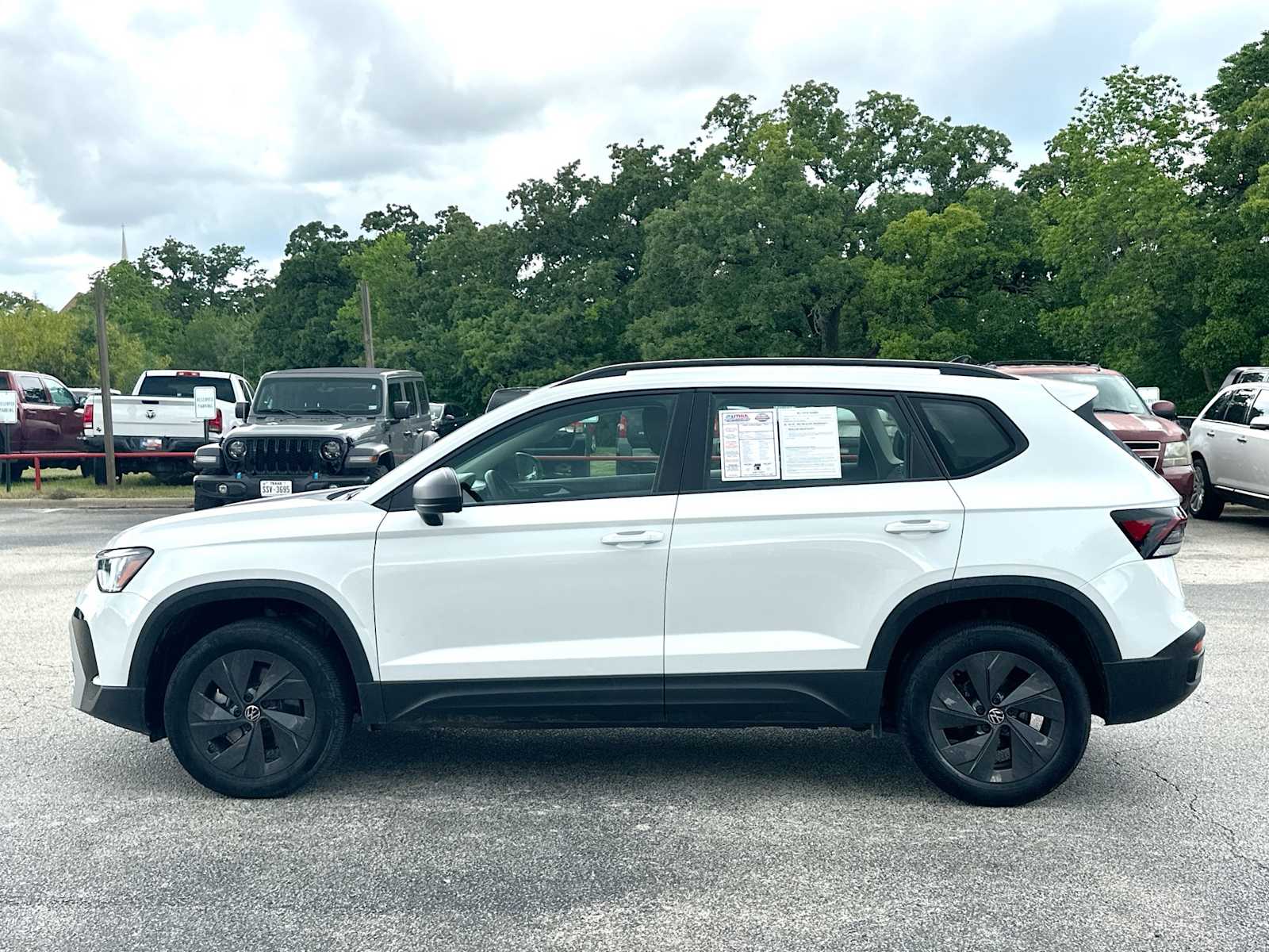 Thumbnail: 2025 Volkswagen Taos - 12