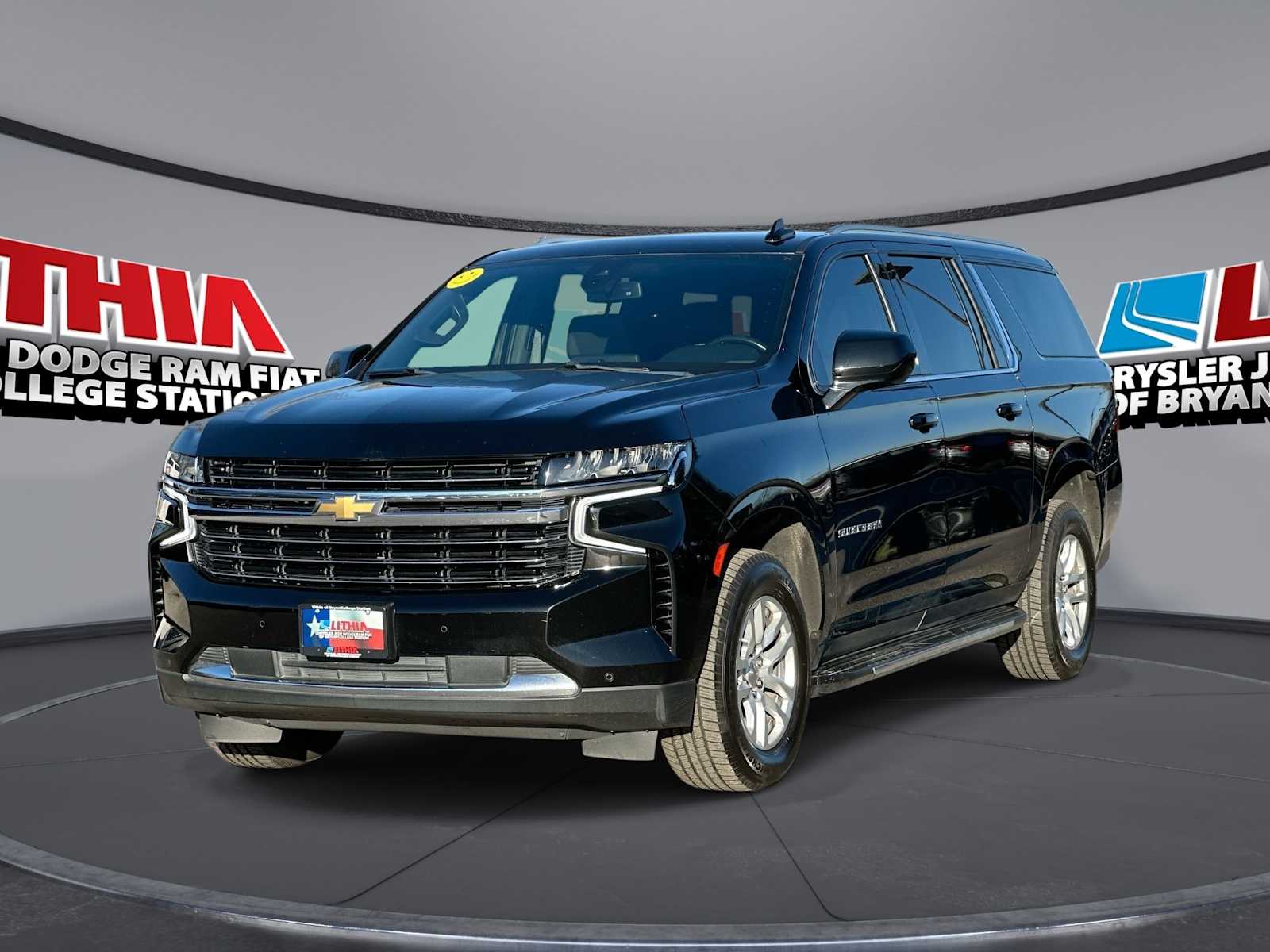 2022 Chevrolet Suburban LT Hero Image