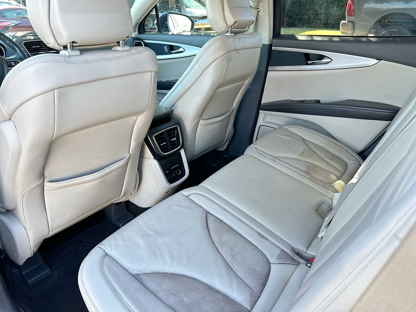 Thumbnail: 2020 Lincoln Nautilus - 24