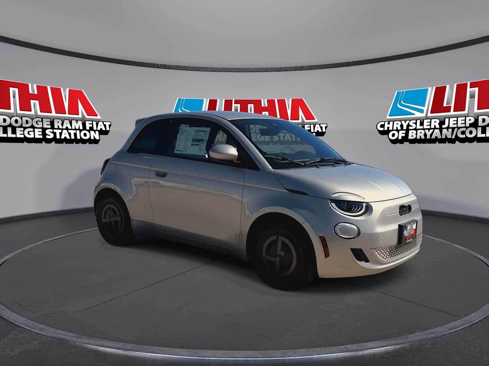 Thumbnail: 2025 Fiat 500e - 2