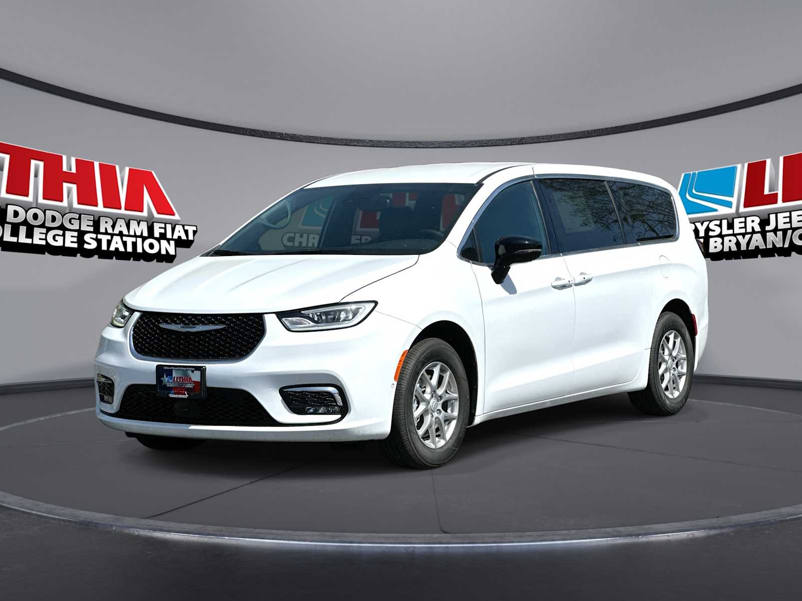 Thumbnail: 2026 Chrysler Pacifica - 1