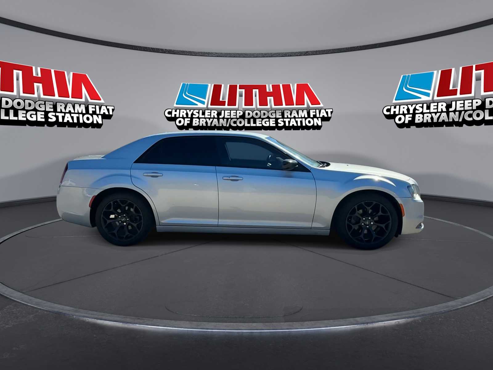 Thumbnail: 2020 Chrysler 300 - 9