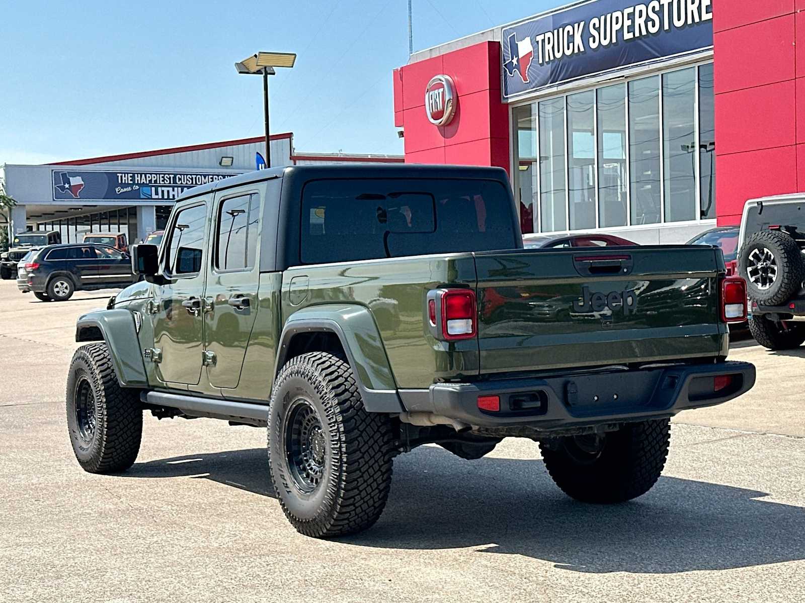 Thumbnail: 2023 Jeep Gladiator - 13