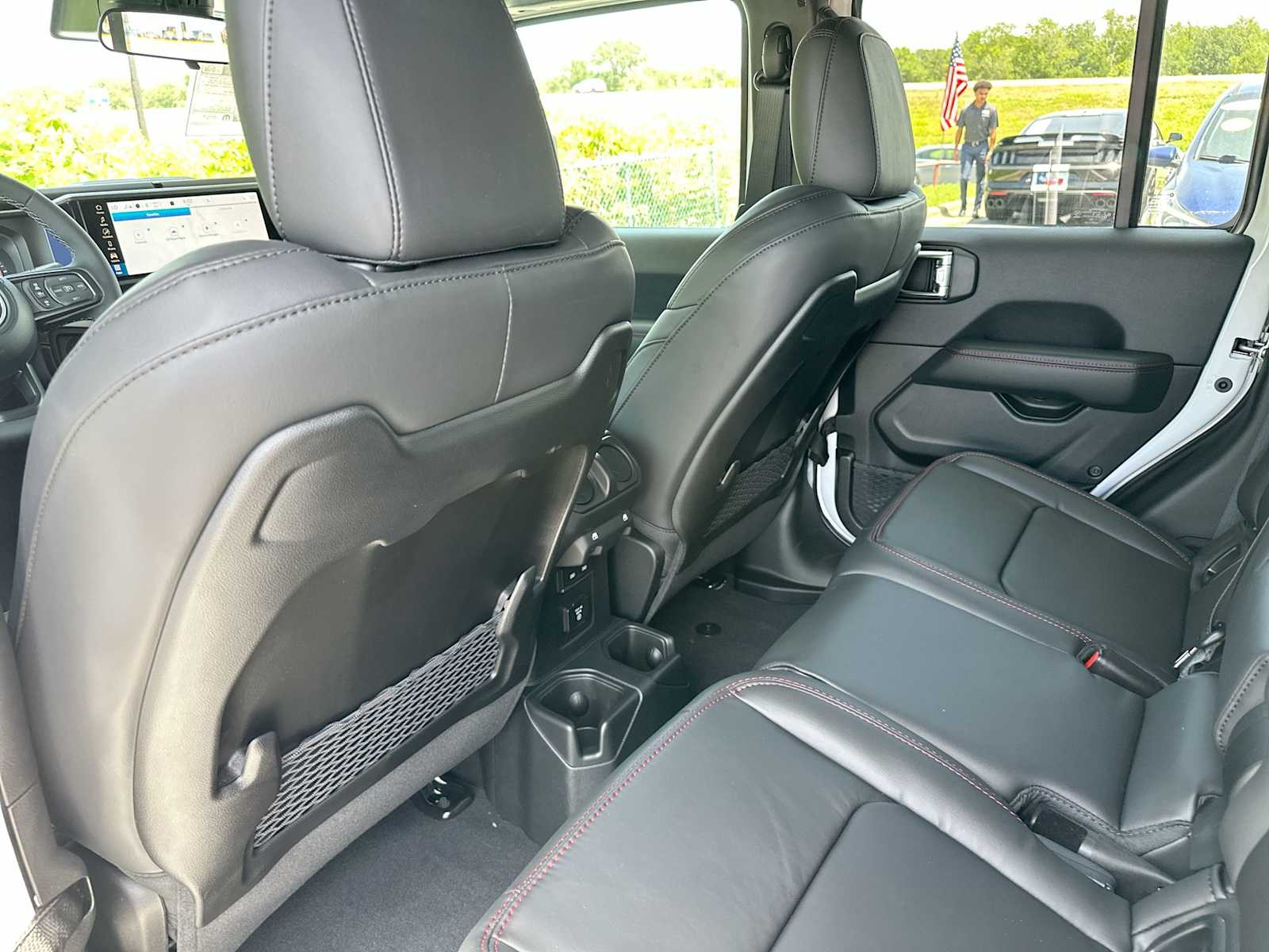 Thumbnail: 2025 Jeep Gladiator - 24