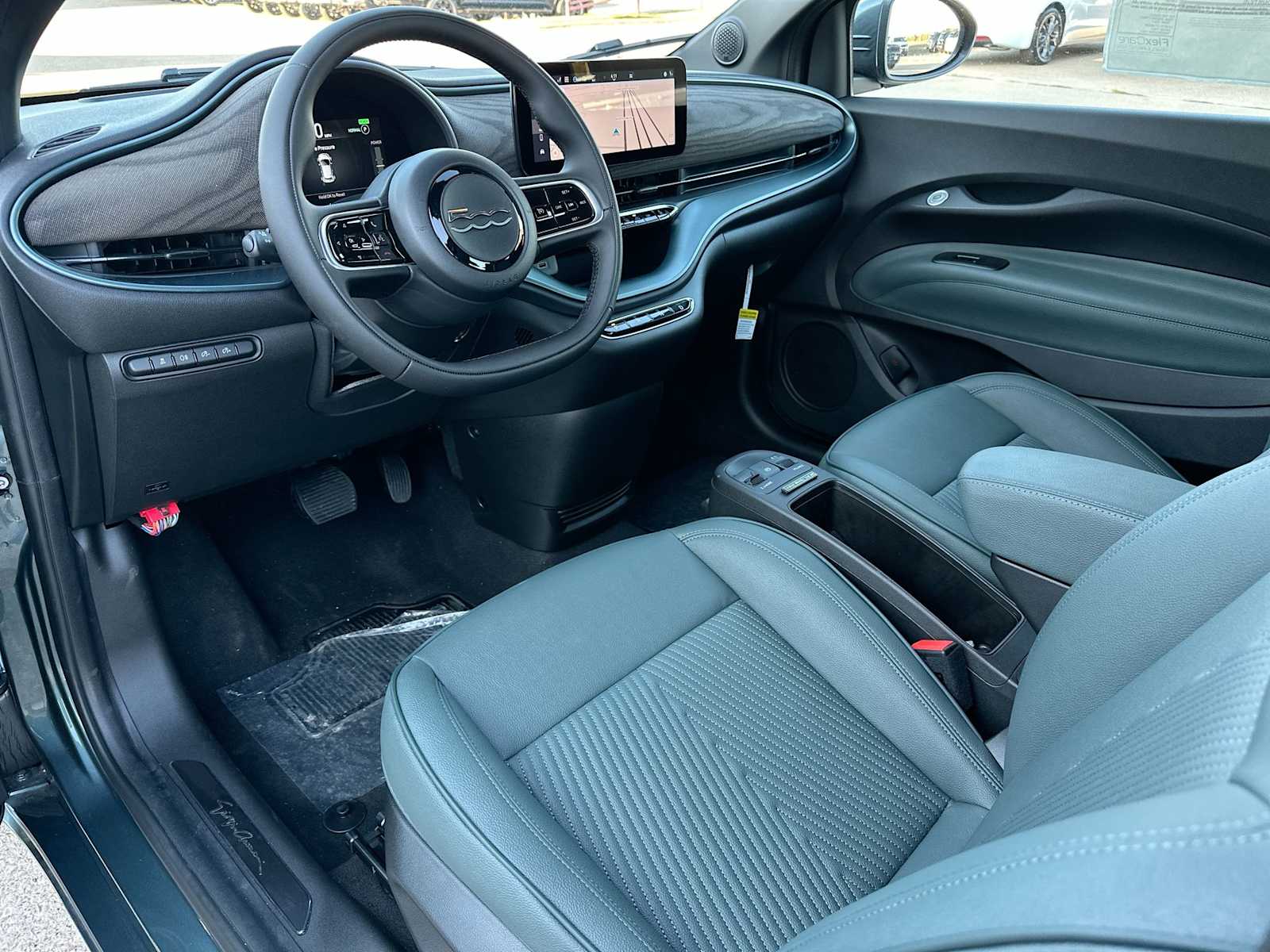 Thumbnail: 2025 Fiat 500e - 18