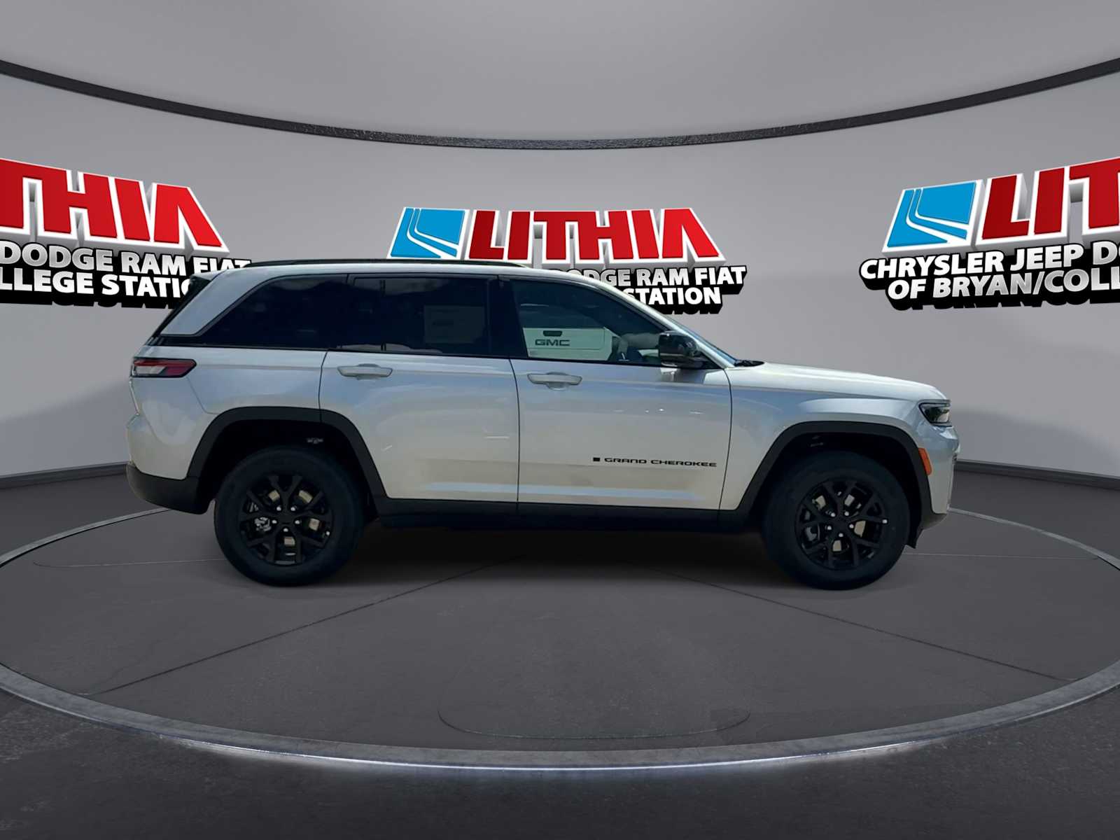 Thumbnail: 2026 Jeep Grand Cherokee - 9