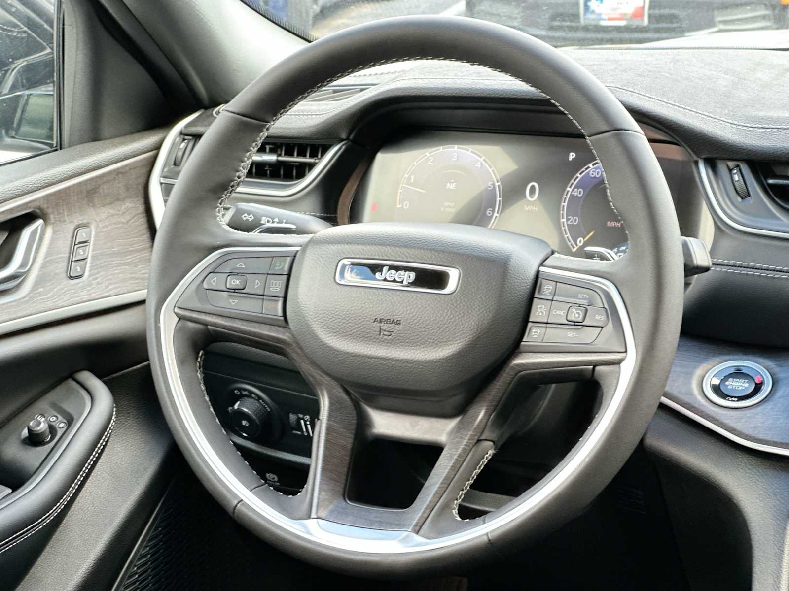 Thumbnail: 2025 Jeep Grand Cherokee - 27