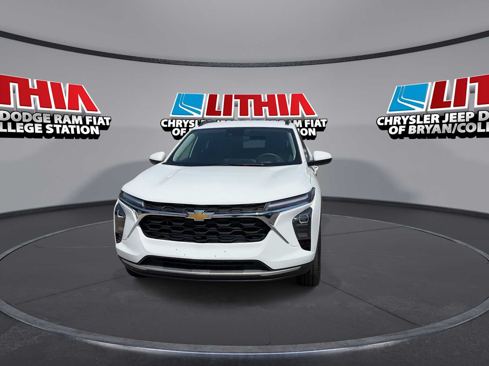 2025 Chevrolet Trax LT photo 3