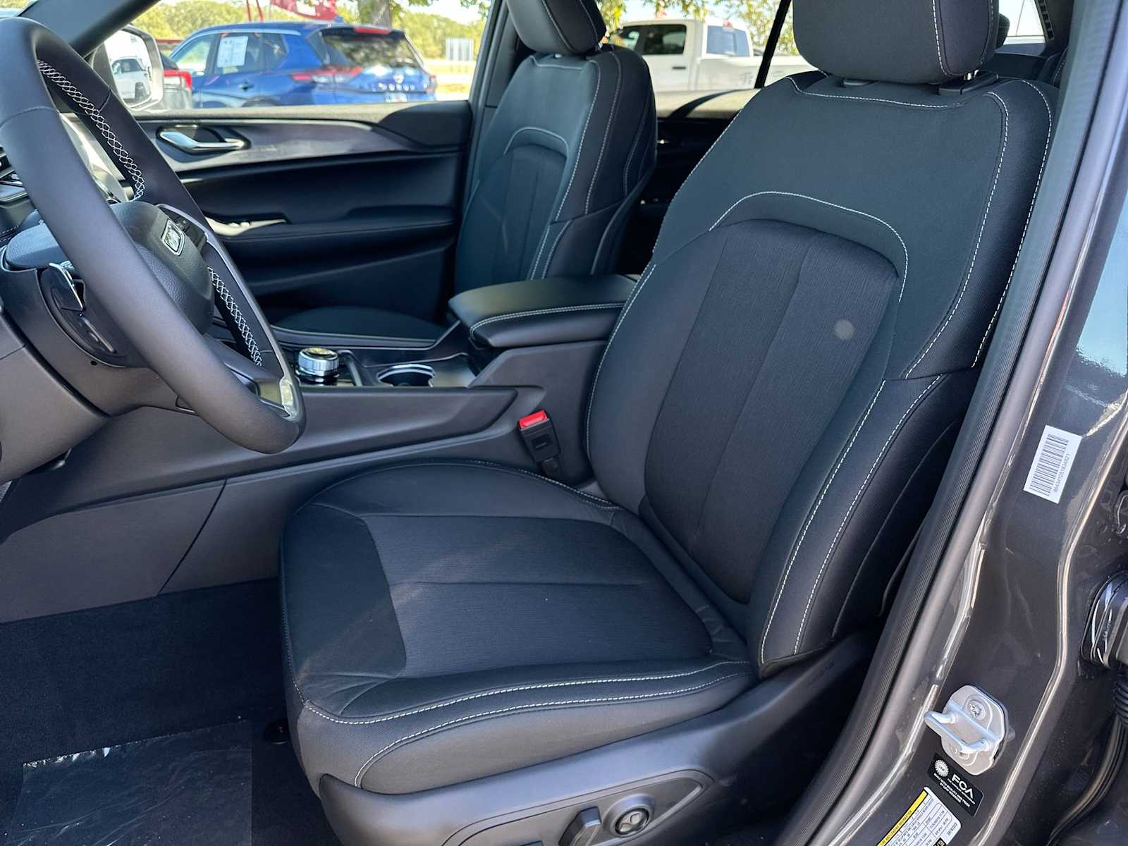 Thumbnail: 2025 Jeep Grand Cherokee - 17