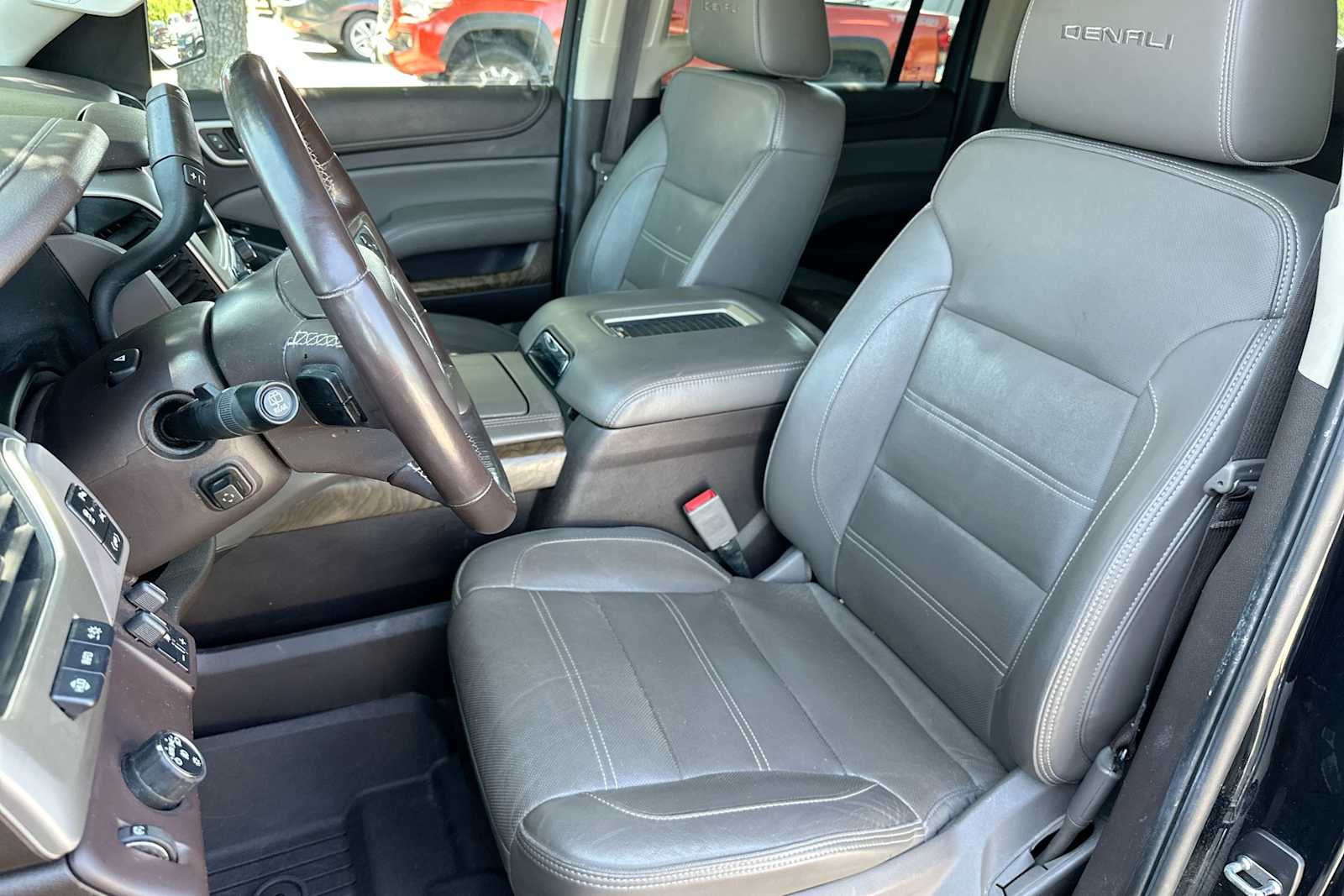 2018 GMC Yukon XL Denali 17