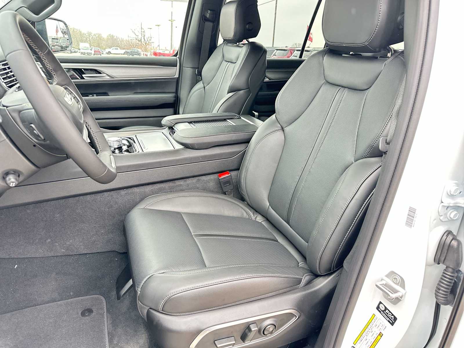 Thumbnail: 2026 Jeep Grand Wagoneer - 17