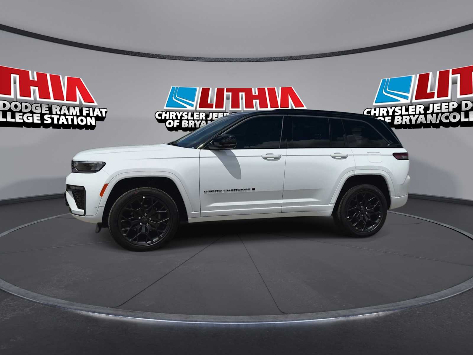 Thumbnail: 2026 Jeep Grand Cherokee - 4