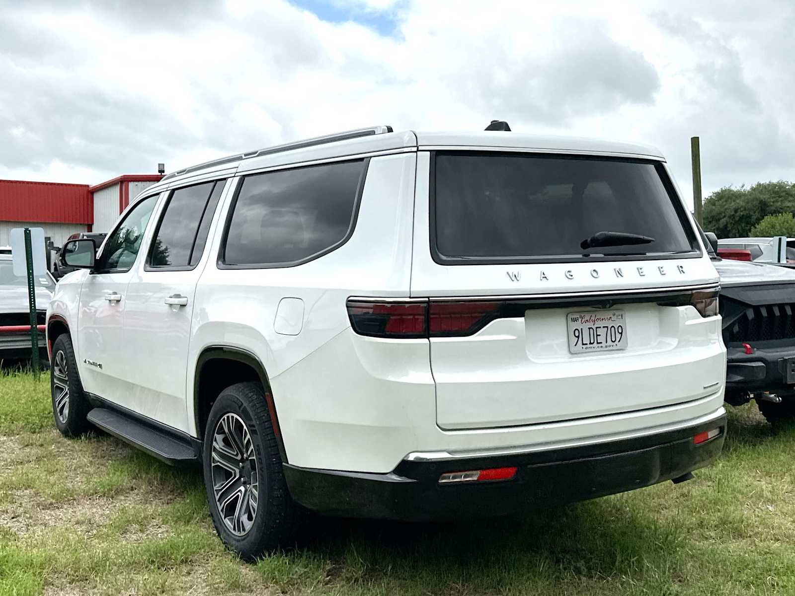 Thumbnail: 2024 Jeep Wagoneer - 3