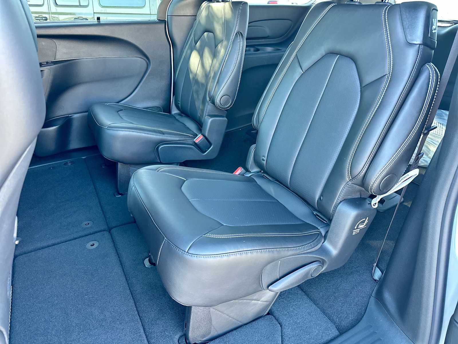 Thumbnail: 2026 Chrysler Pacifica - 23