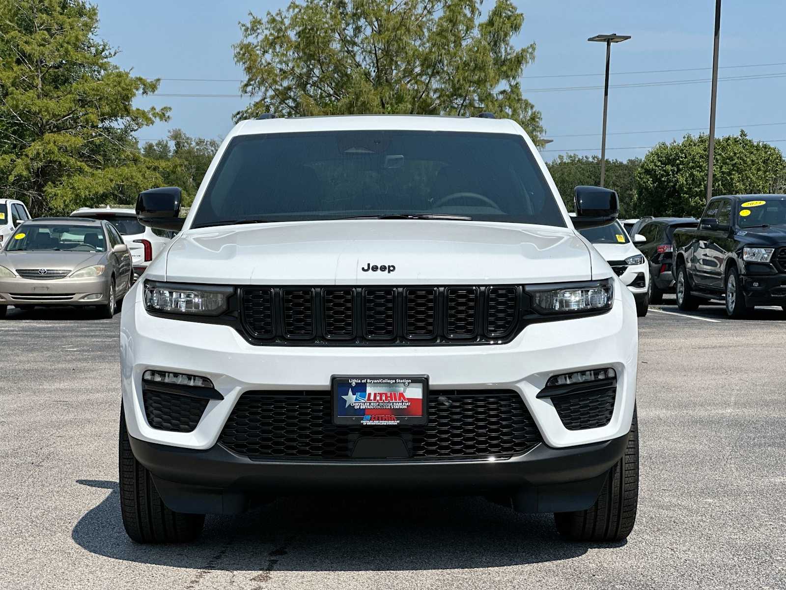 Thumbnail: 2025 Jeep Grand Cherokee - 10
