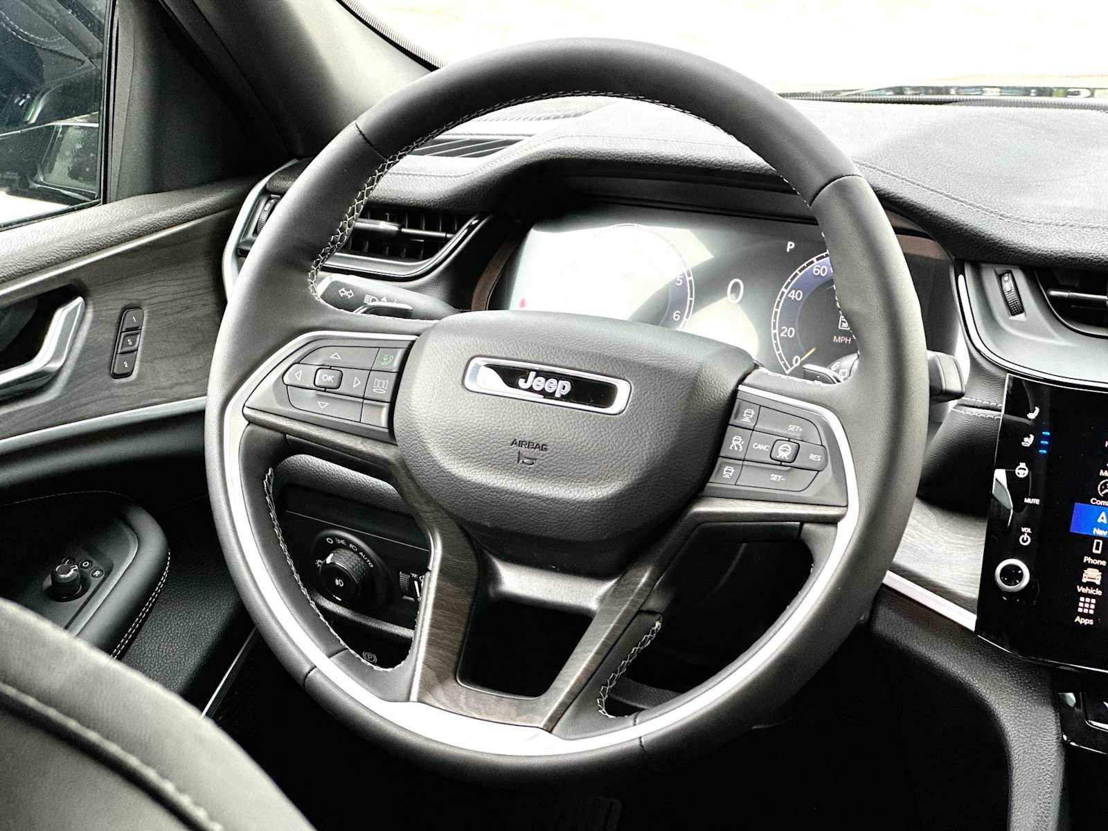 Thumbnail: 2026 Jeep Grand Cherokee - 27