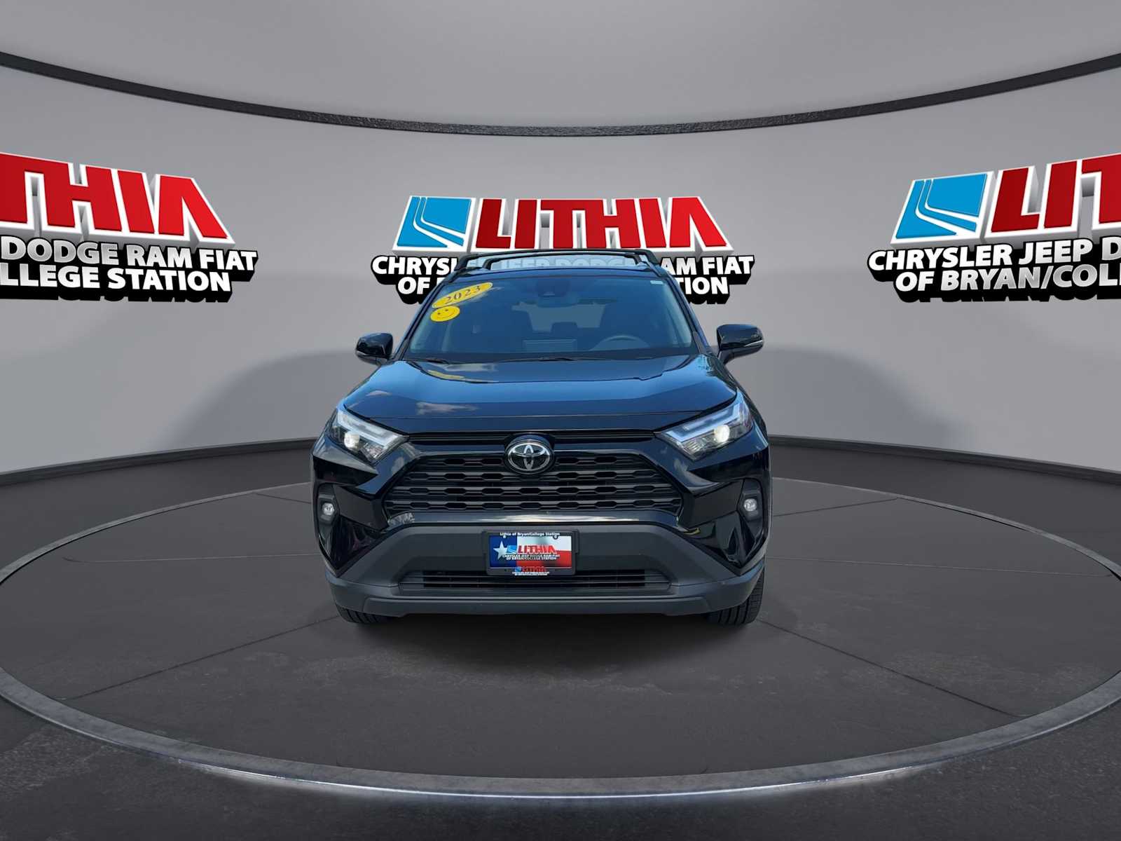 2023 Toyota RAV4 XLE Premium photo 2